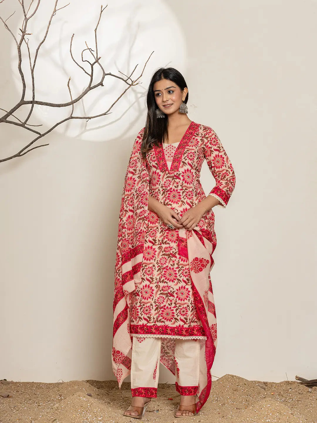 Pink-Cotton-Embroidered-Thread-Work-3-Piece-Kurta-Set