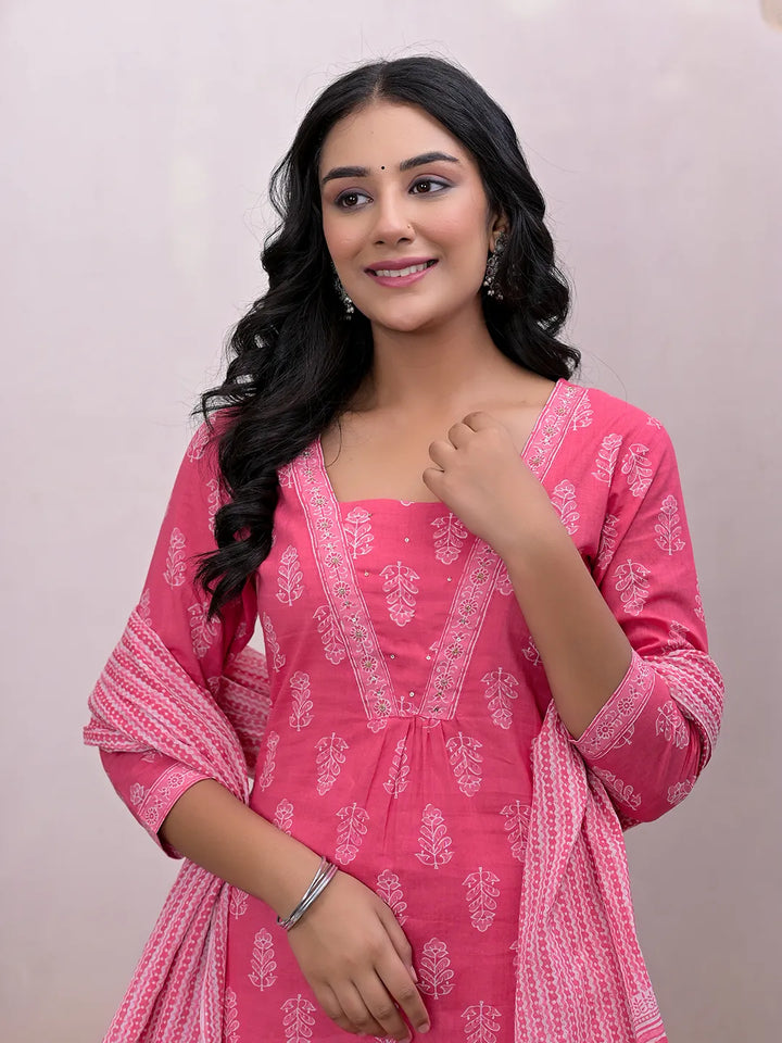 Pink-Cotton-Floral-Printed-A-Line-3-Piece-Kurta-Set