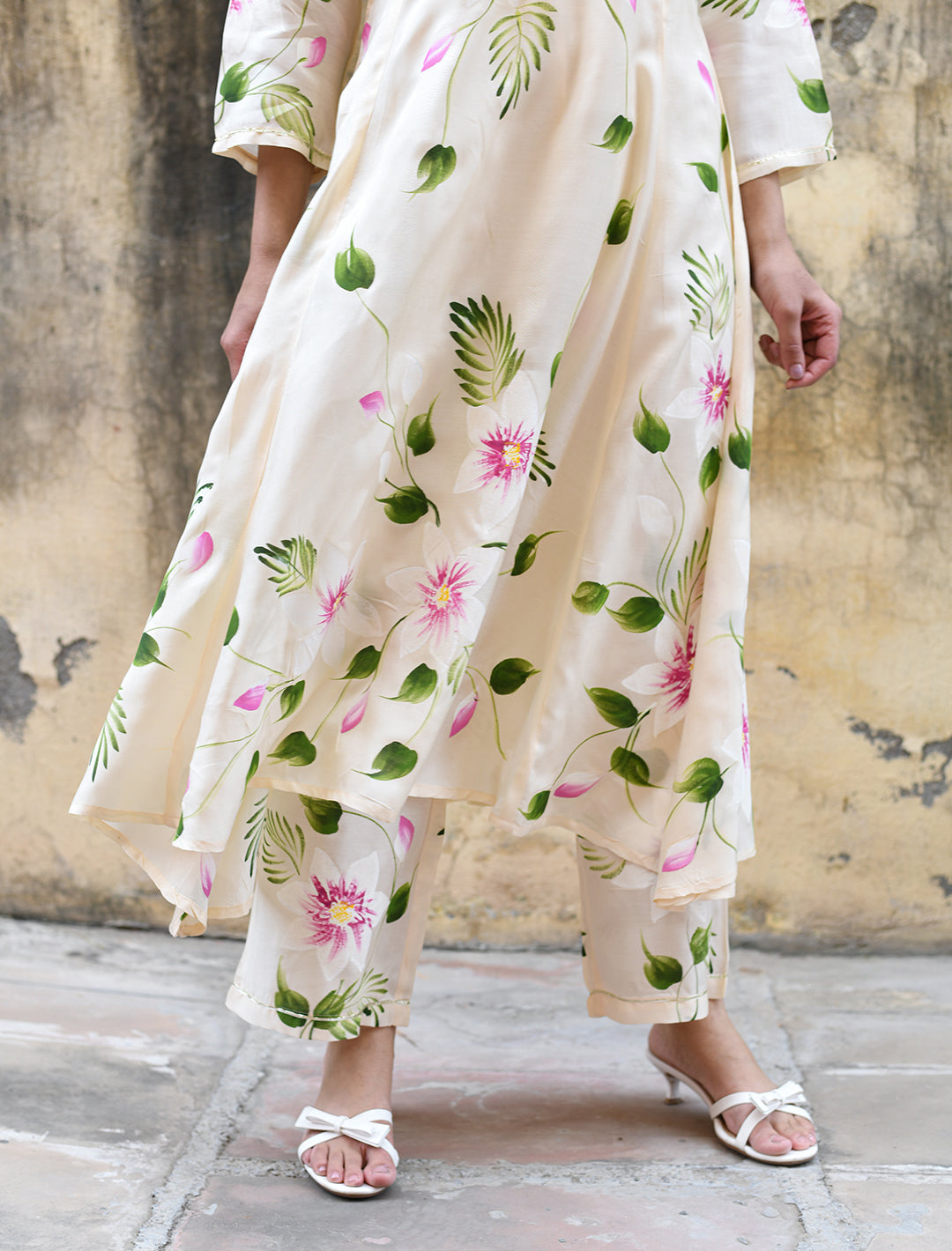 rangeelo-Floral-Printed-Regular-Pure-Cotton-Kurta-With-Trousers-RO204CREAM