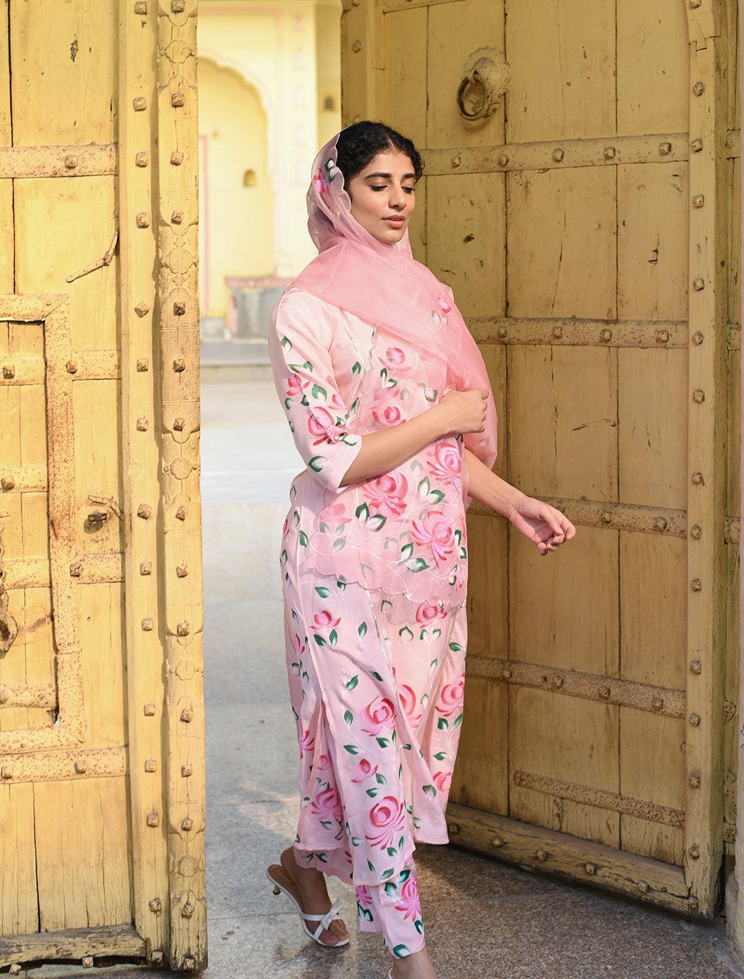 rangeelo-Floral-Printed-Regular-Pure-Cotton-Kurta-With-Trousers-&-Dupatta-RO210PINK