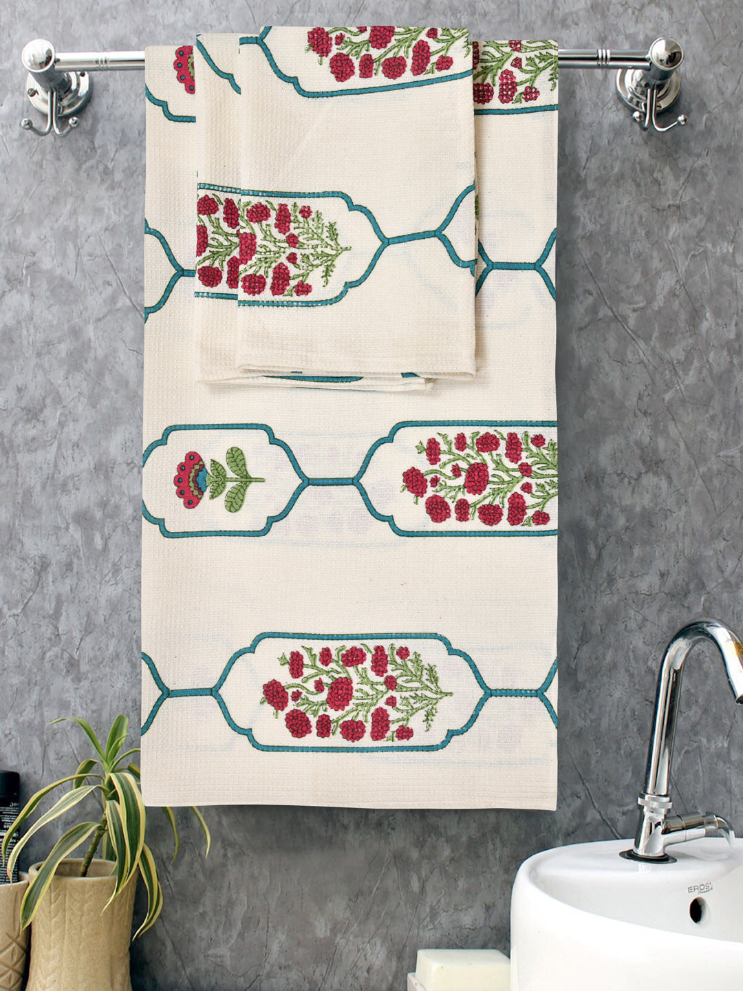 White-&-Red-Waffle-Cotton-Floral-Print-Towels-Gift-Set