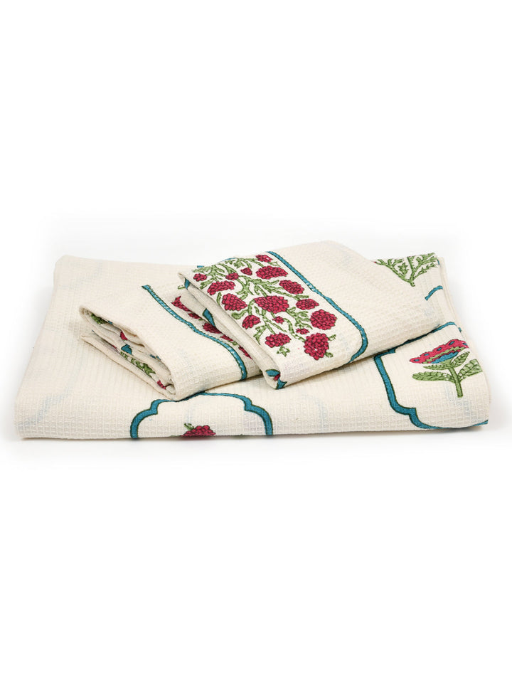 White-&-Red-Waffle-Cotton-Floral-Print-Towels-Gift-Set