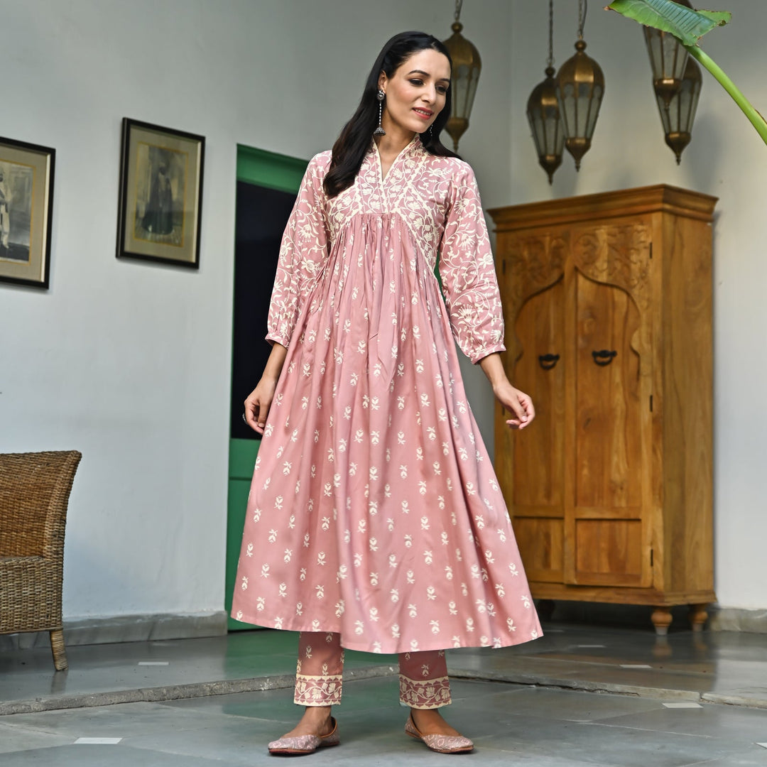 Indian Women Cream Pure Cotton A-Line High Slit Kurta With Churidar Leggings
