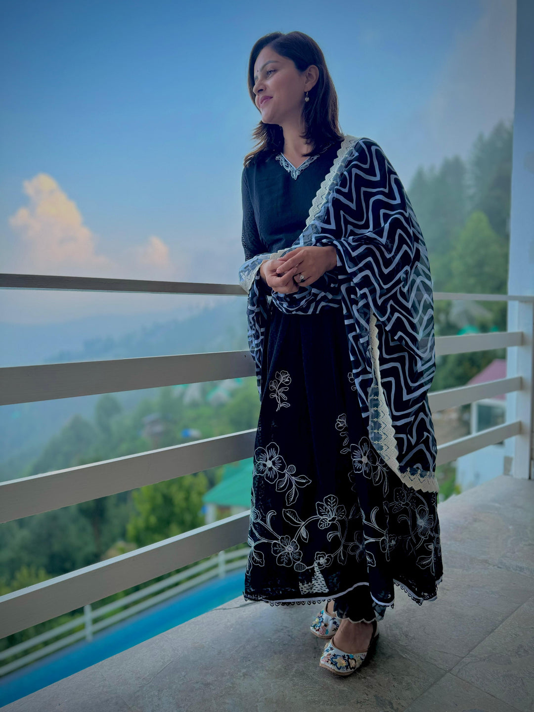 Black-Poly-Chiffon-Embroidered-3-Piece-Kurta-Set