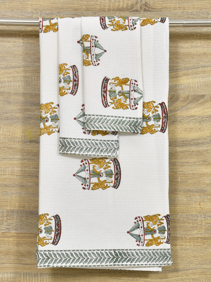 White-&-Murtard-Waffle-Cotton-Printed-Towels-Gift-Set