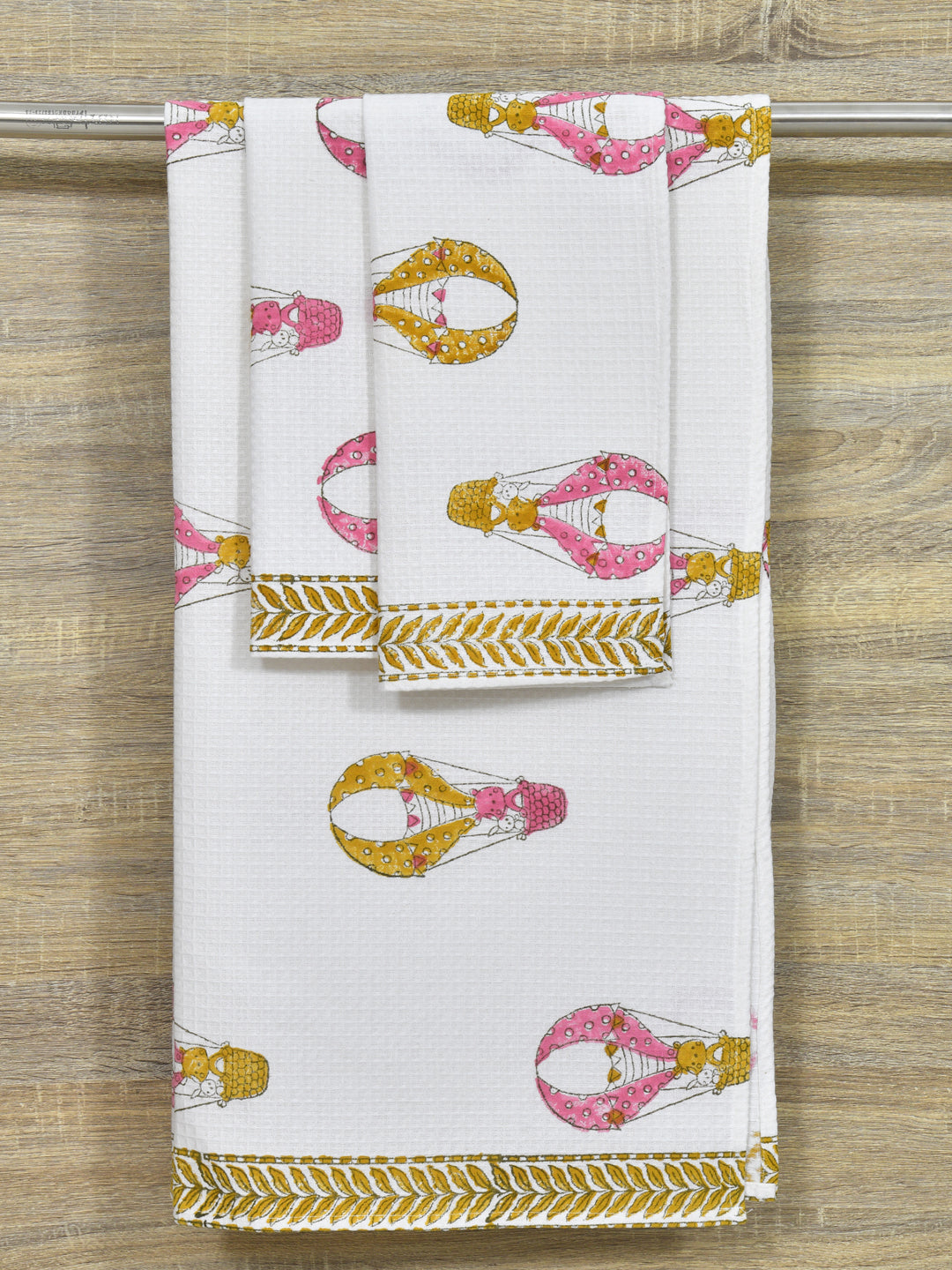 White-&-Multicolor-Waffle-Cotton-Print-Towels-Gift-Set