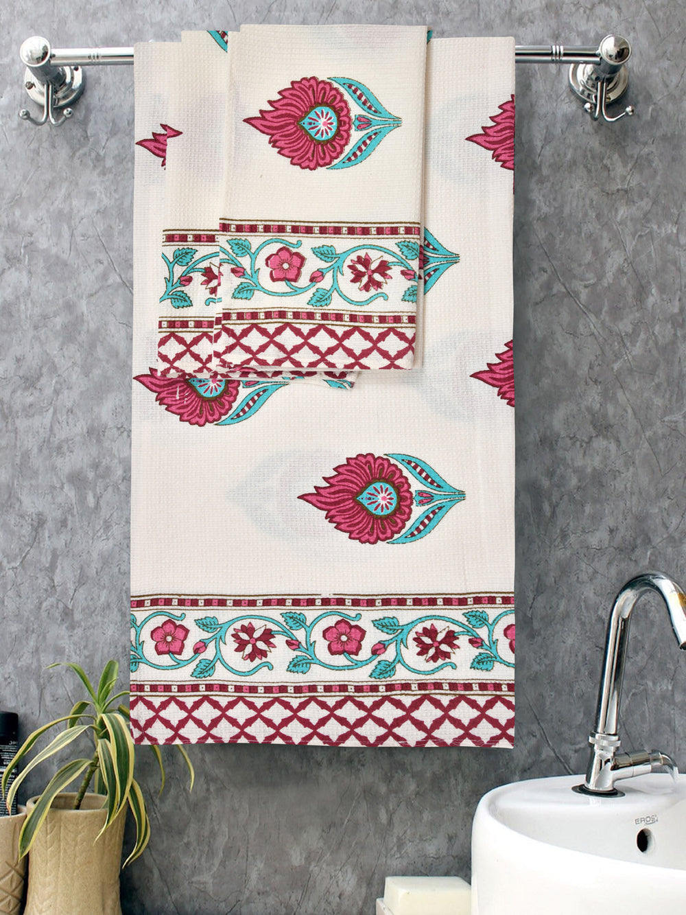 White-&-Red-Waffle-Cotton-HandBlock-Towels-Gift-Set