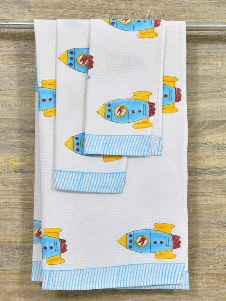 White-Waffle-Cotton-Rocket-Print-Towels-Gift-Set