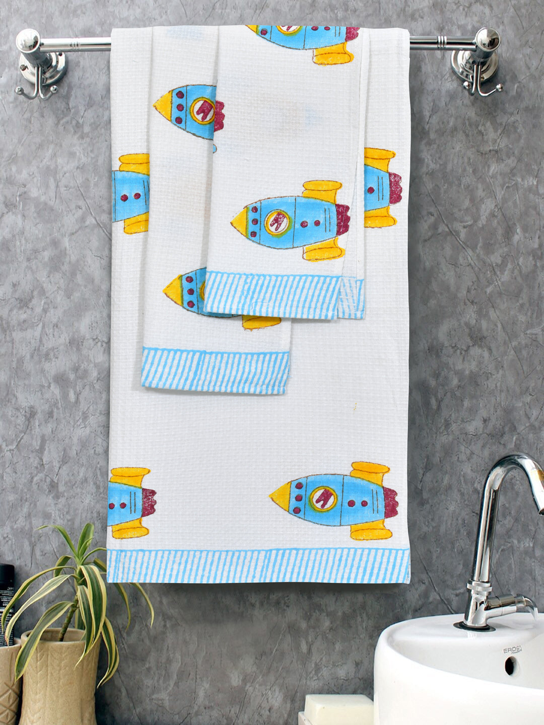 White-Waffle-Cotton-Rocket-Print-Towels-Gift-Set