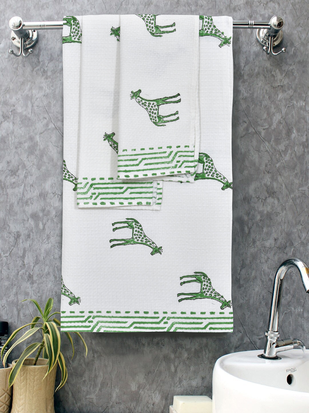 White-&-Green-Waffle-Cotton-Giraffe-Print-Towels-Gift-Set