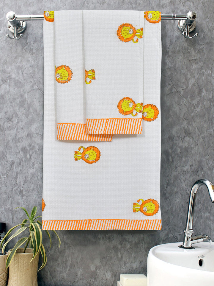 White-&-Orange-Waffle-Cotton-Lion-Print-Towels-Gift-Set