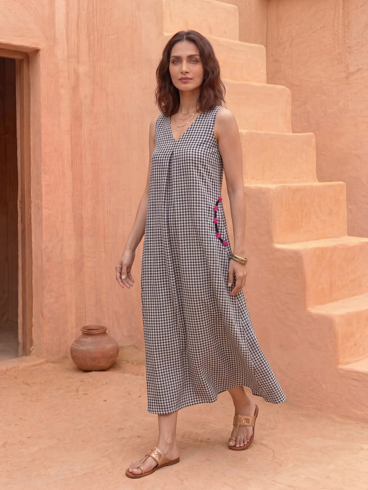 URBAN MONOCHROME MAXI DRESS