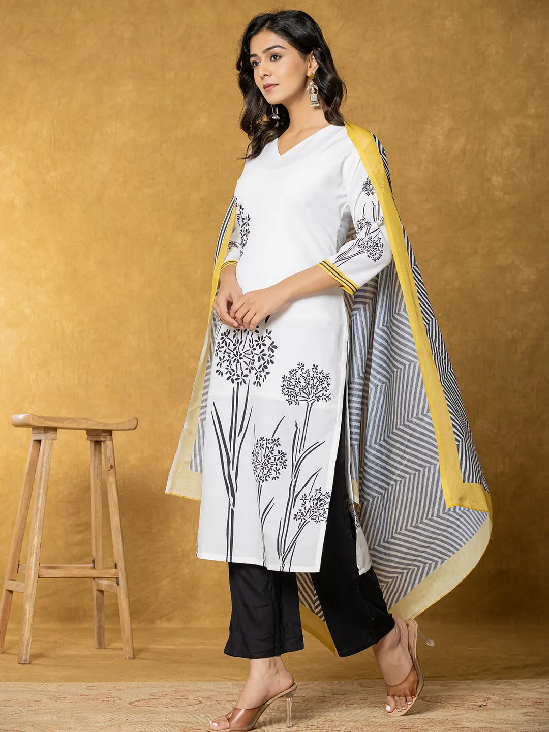 White-&-Black-Linen-Printed-3-Piece-Kurta-Set