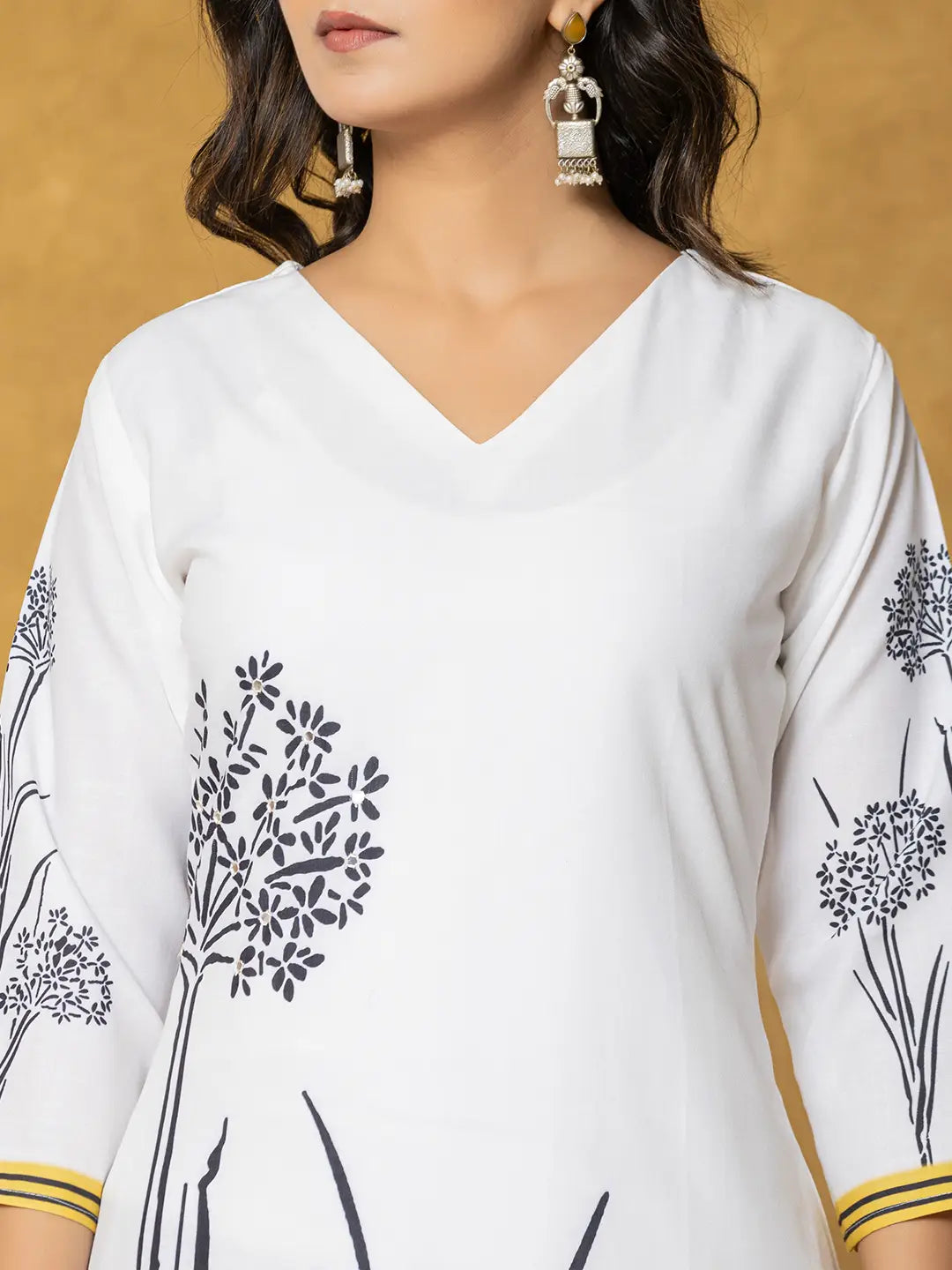 White-&-Black-Linen-Printed-3-Piece-Kurta-Set