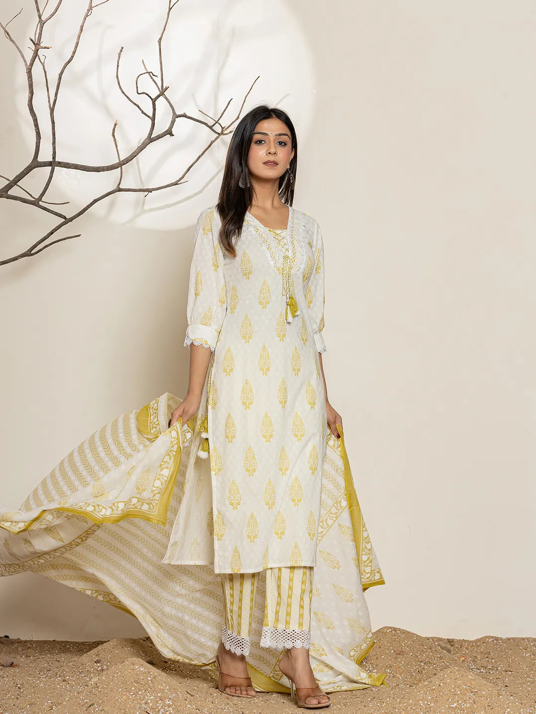 White-&-Green-Cotton-Floral-Printed-Straight-3-Piece-Kurta-Set