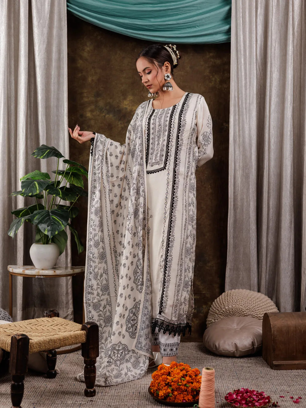 White-Muslin-Silk-Hand-Embroidery-Straight-3-Piece-Kurta-Set