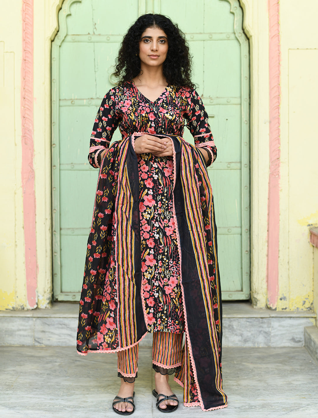 rangeelo-Floral-Printed-Regular-Pure-Cotton-Kurta-With-Trousers-&-Dupatta-RO196BLACK