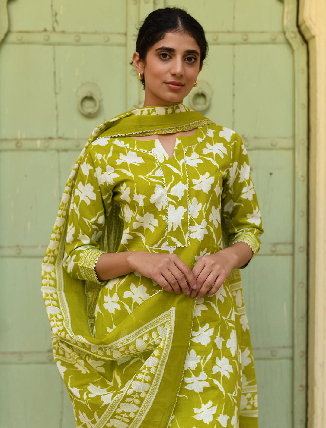 rangeelo-Floral-Printed-Regular-Pure-Cotton-Kurta-With-Trousers-&-Dupatta-RO195GREEN