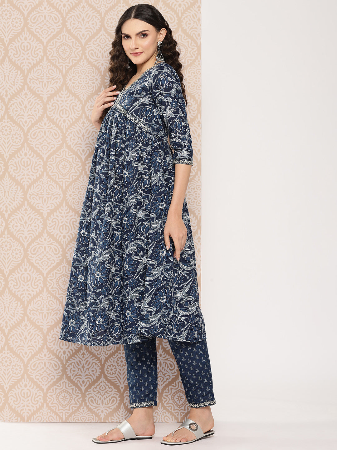 Blue-Women-Floral-Embroidered-Regular-Pure-Cotton-Kurta-With-Trousers-&-With-Dupatta-1252SKDBL