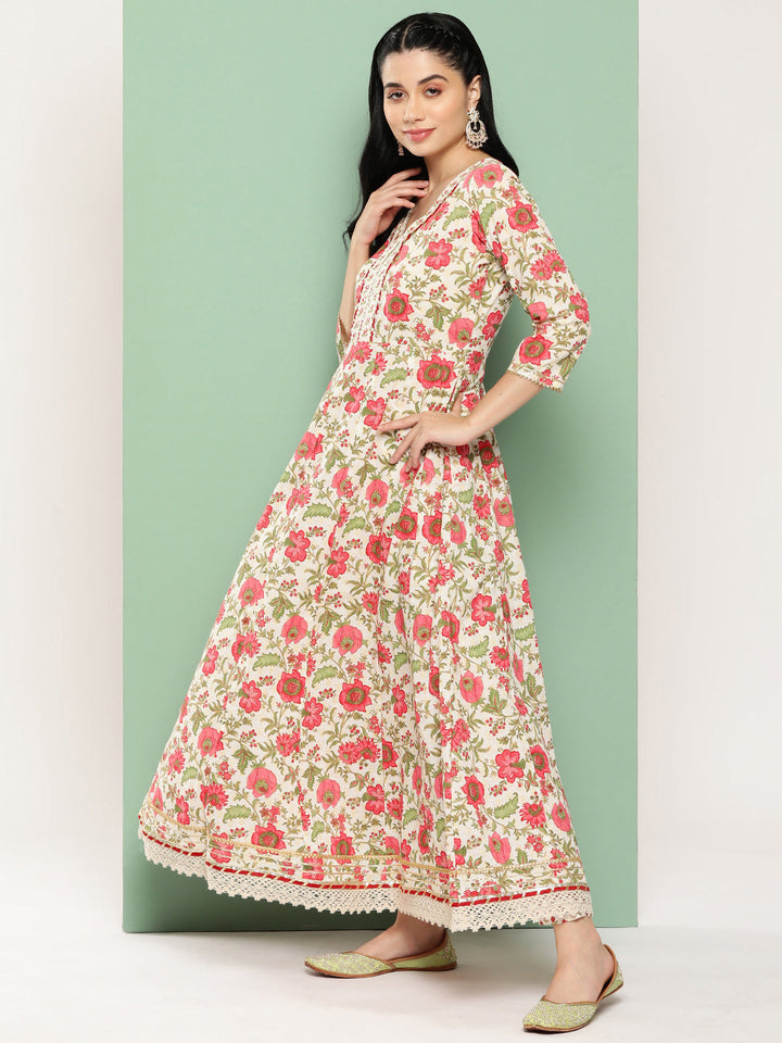 White-Floral-Printed-Regular-Pure-Cotton-Kurta-With-Trousers-&-Dupatta-1316SKDWH