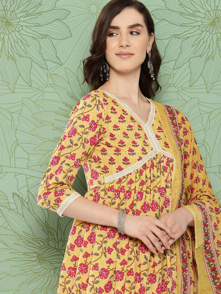 Yellow-Floral-Printed-Regular-Pure-Cotton-Kurta-With-Trousers-&-Dupatta