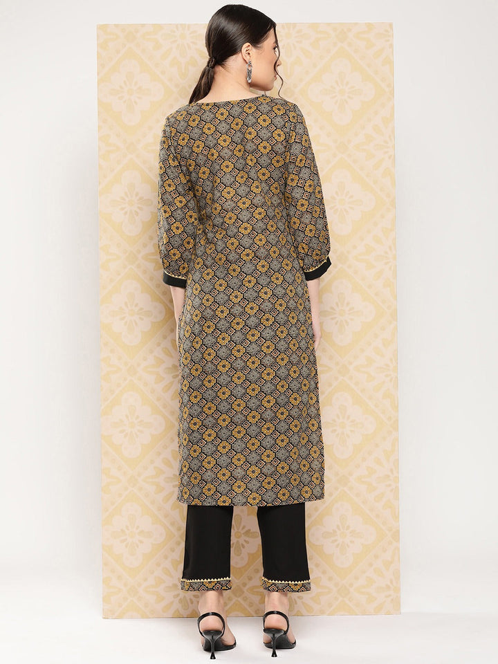 Geometric-Printed-Regular-Pure-Cotton-Kurta-With-Trousers-1400SETBR