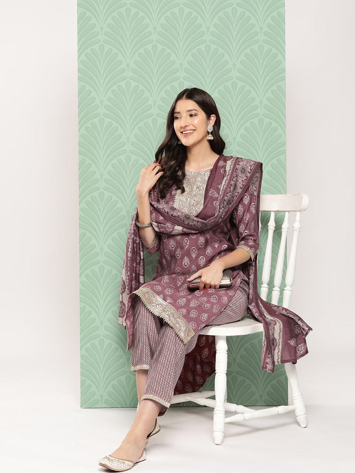 Floral Yoke Design Regular Chanderi Silk Kurta With Trousers & Dupatta