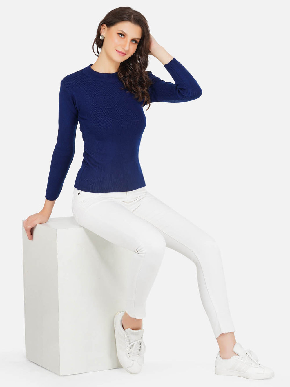 Blue Round Neck Knitted Sweater