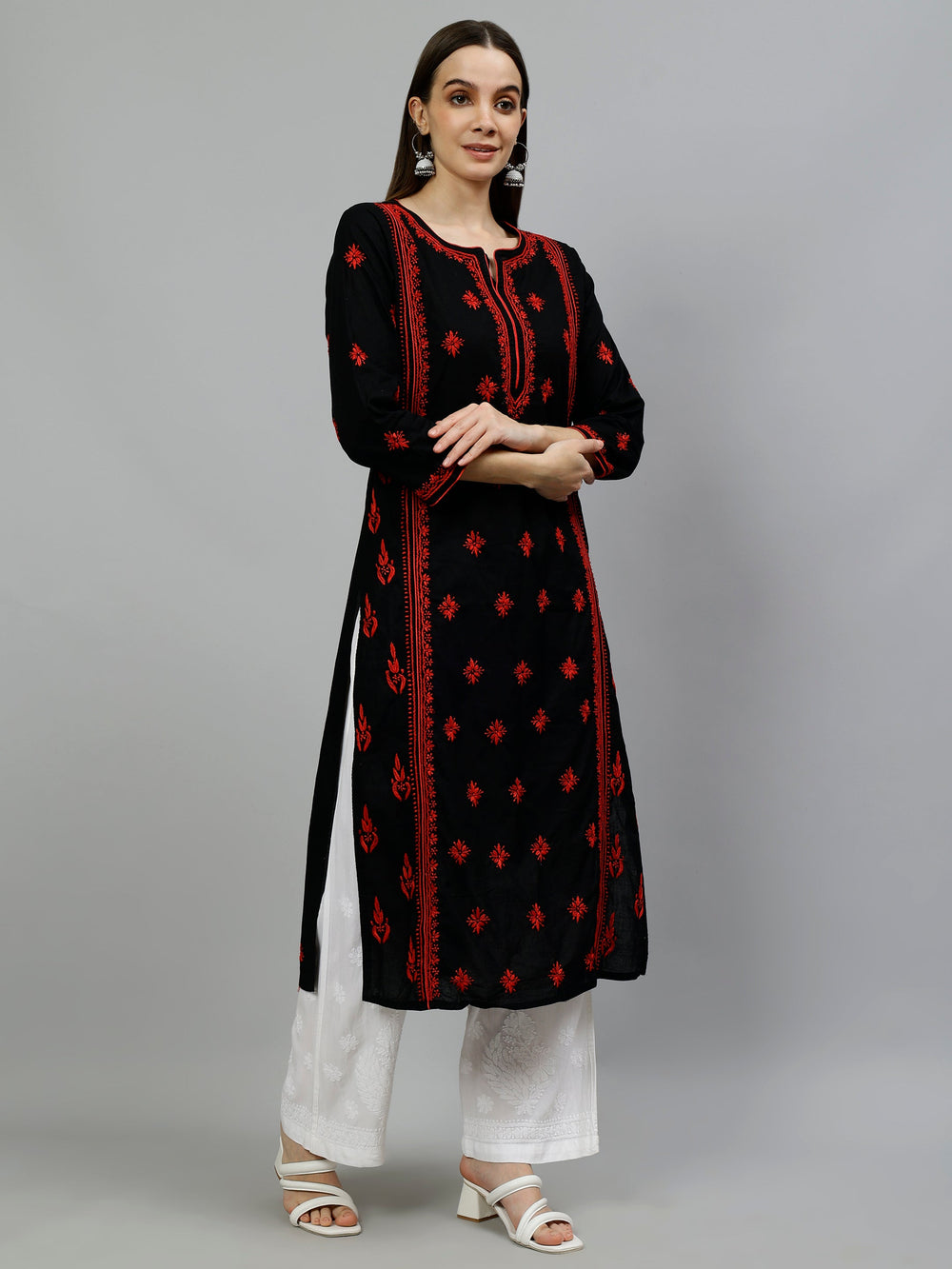 Black-Cotton-Embroidered-Lucknowi-Chikankari-Kurti