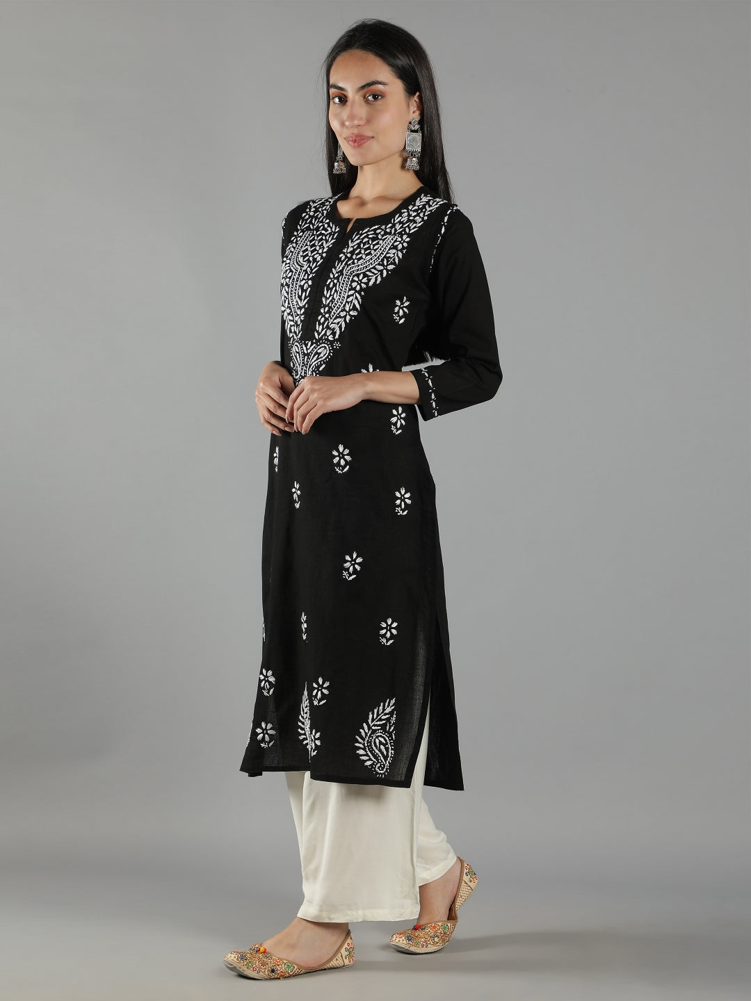 Black-Embroidered-Chikankari-Cotton-Kurta