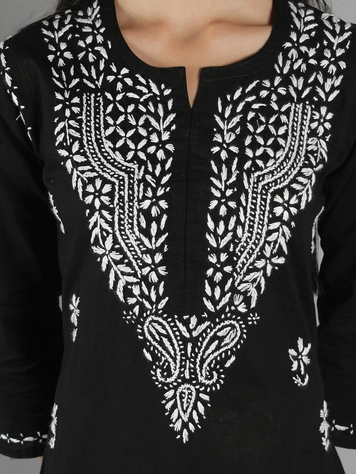 Black-Embroidered-Chikankari-Cotton-Kurta