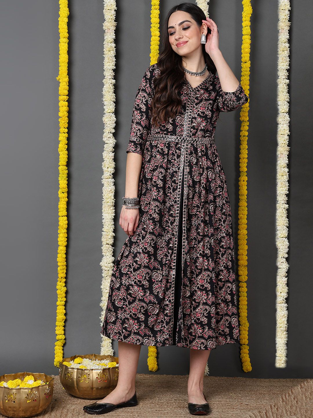 ZERESOUQ-Black-Viscose-Rayon-Floral-Printed-A-Line-Kurta