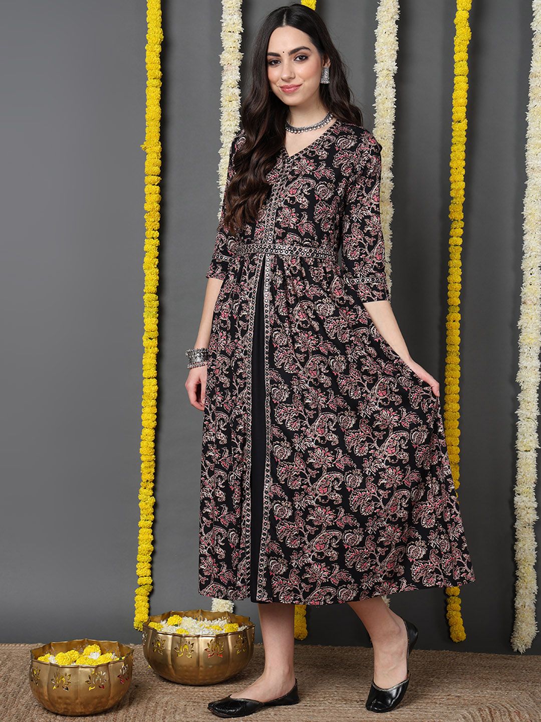 ZERESOUQ-Black-Viscose-Rayon-Floral-Printed-A-Line-Kurta