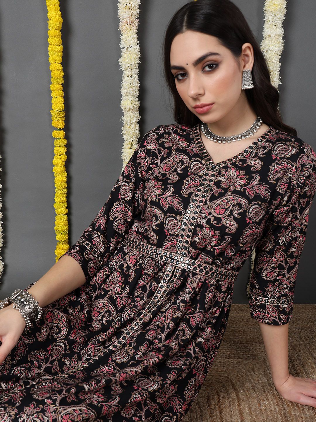 ZERESOUQ-Black-Viscose-Rayon-Floral-Printed-A-Line-Kurta