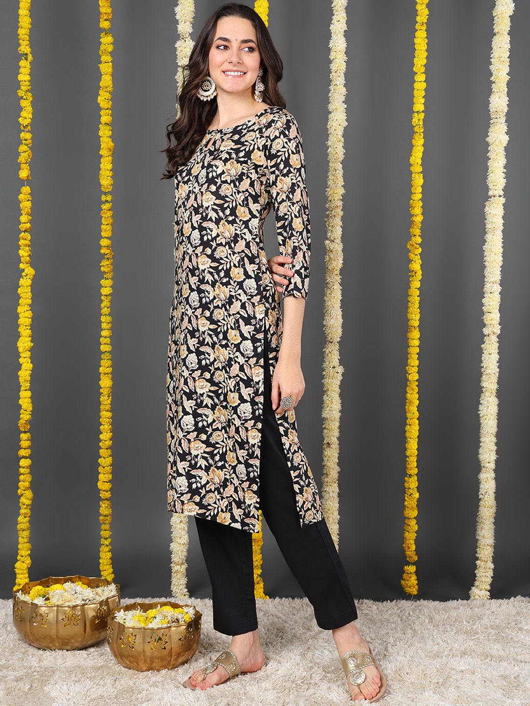 ZERESOUQ-Black-Viscose-Rayon-Key-Hole-Neck-Straight-Kurta