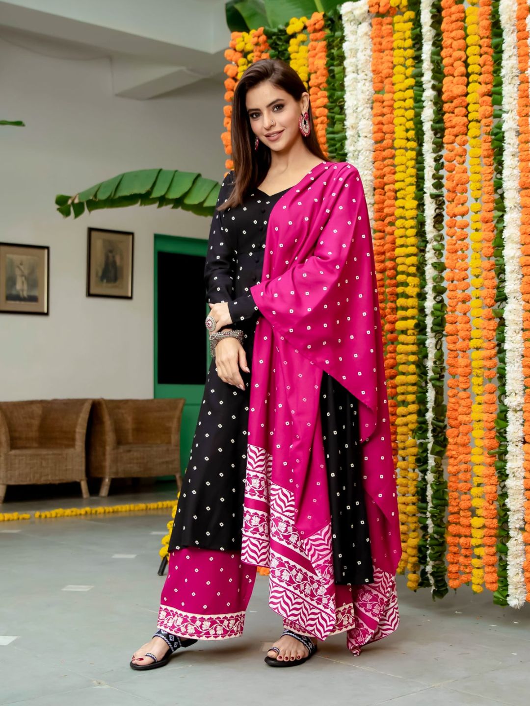 Black-&-Pink-Buttoned-Kurta-Dupatta-Pant-Set