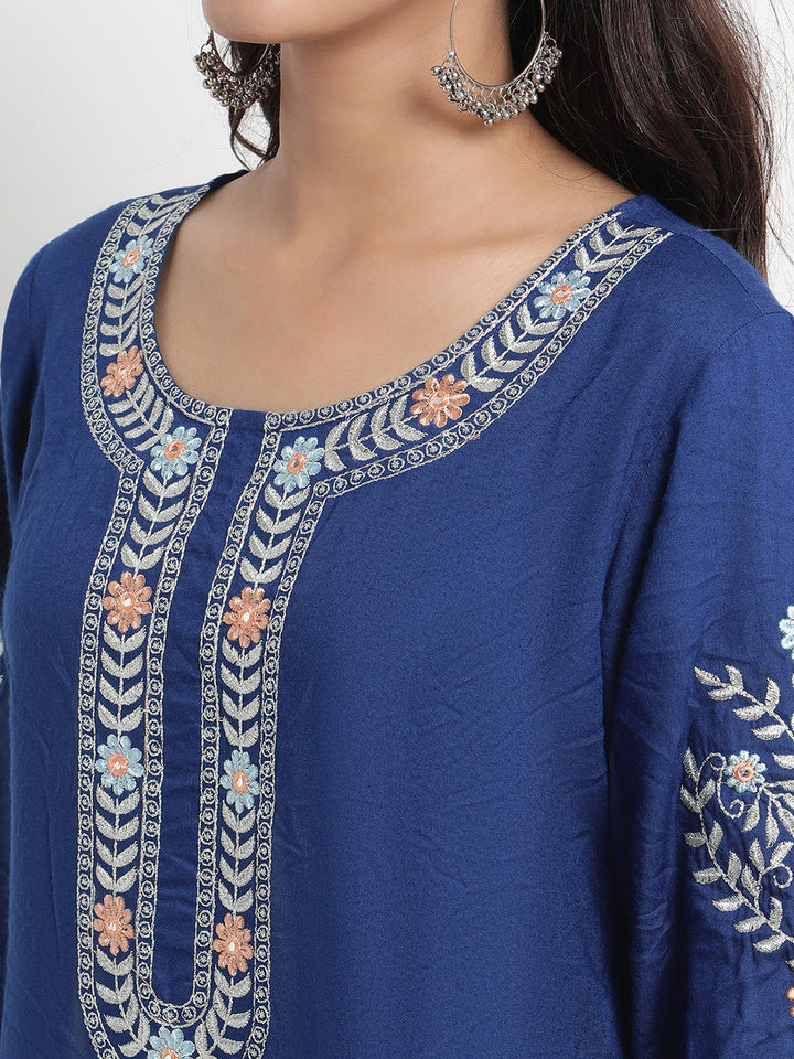 Blue Solid Kurta With Trousers Dupatta