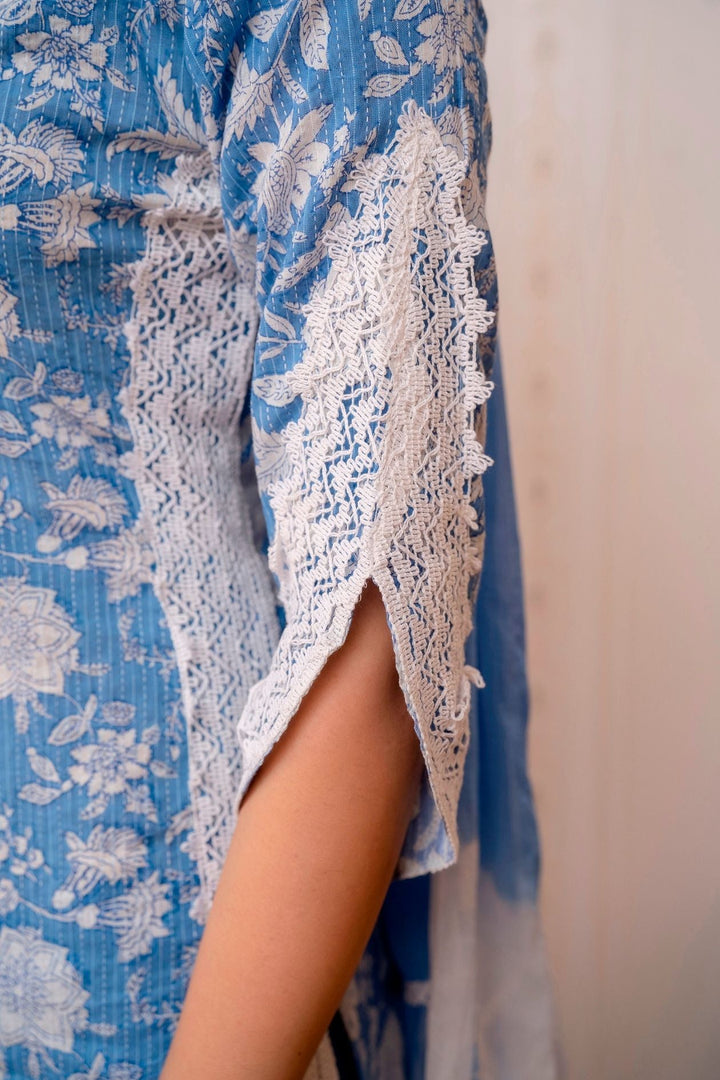 Blue-&-White-Embroidered-Cotton-3-Piece-Kurta-Set