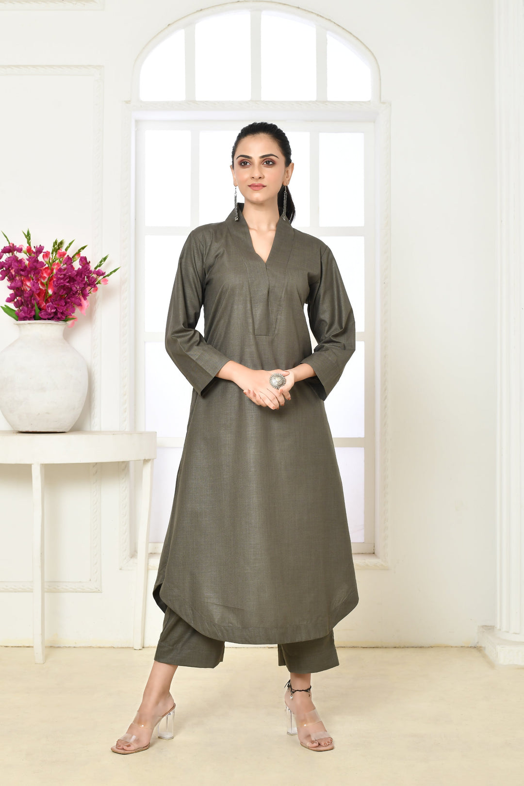 ZERESOUQ-Dark-Grey-Cotton-Slub-Kurta-and-Pant-Set