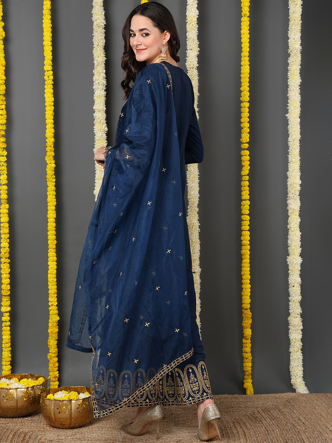 ZERESOUQ-Blue-Silk-Blend-Solid-Embroidered-Straight-Kurta-Palazzo-With-Dupatta