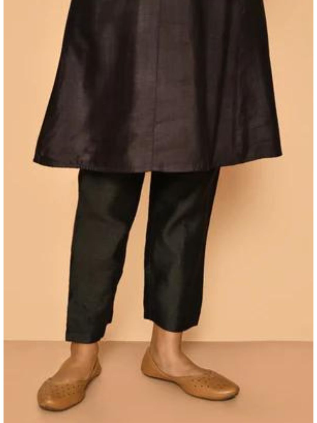 ZERESOUQ-Diti-Black-Handloom-Madhubani-Cotton-Silk-Kurta-Set