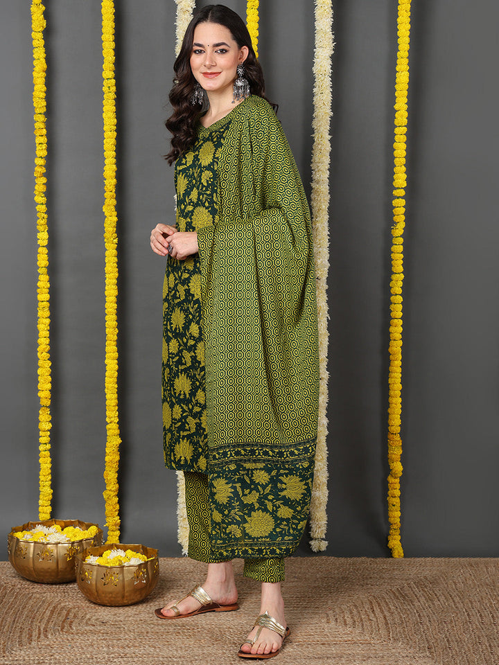 Green Cotton Blend Floral Printed Straight Kurta Trouser With Dupatta