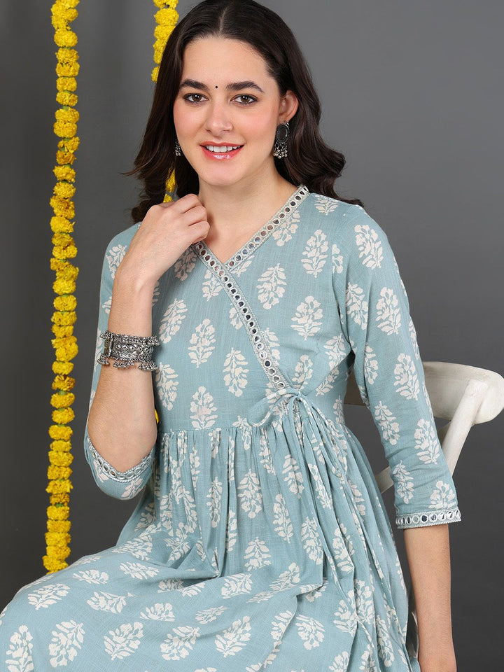 ZERESOUQ-Green-Cotton-V-Neck-Anarkali-Kurta