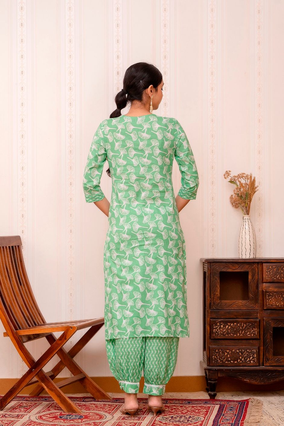 Green-Embroidered-Straight-Cotton-3-Piece-Kurta-Set
