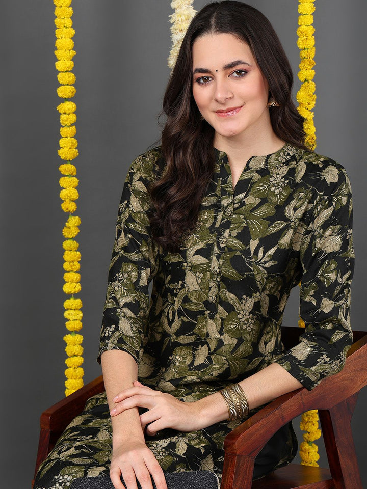 ZERESOUQ-Green-Silk-Blend-Chinese-Collar-Straight-Kurta
