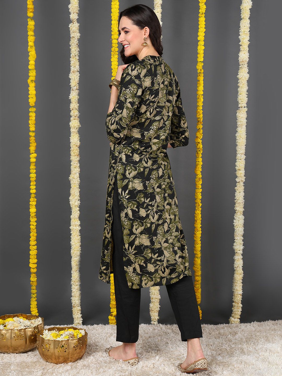ZERESOUQ-Green-Silk-Blend-Chinese-Collar-Straight-Kurta