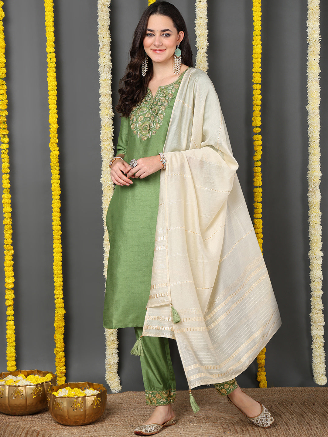 Green Silk Blend Solid Embroidered Straight Kurta Trouser With Dupatta