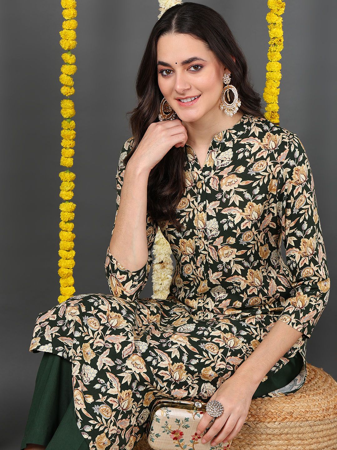 ZERESOUQ-Green-Viscose-Rayon-Floral-Printed-Straight-Kurta