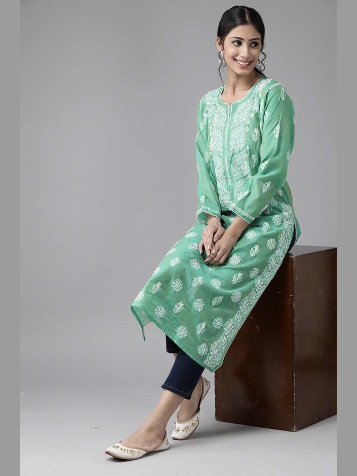 Green & White Embroidered Chikankari Chanderi Kurta