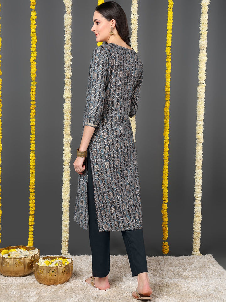 ZERESOUQ-Grey-Chanderi-Silk-Floral-Printed-Straight-Kurta